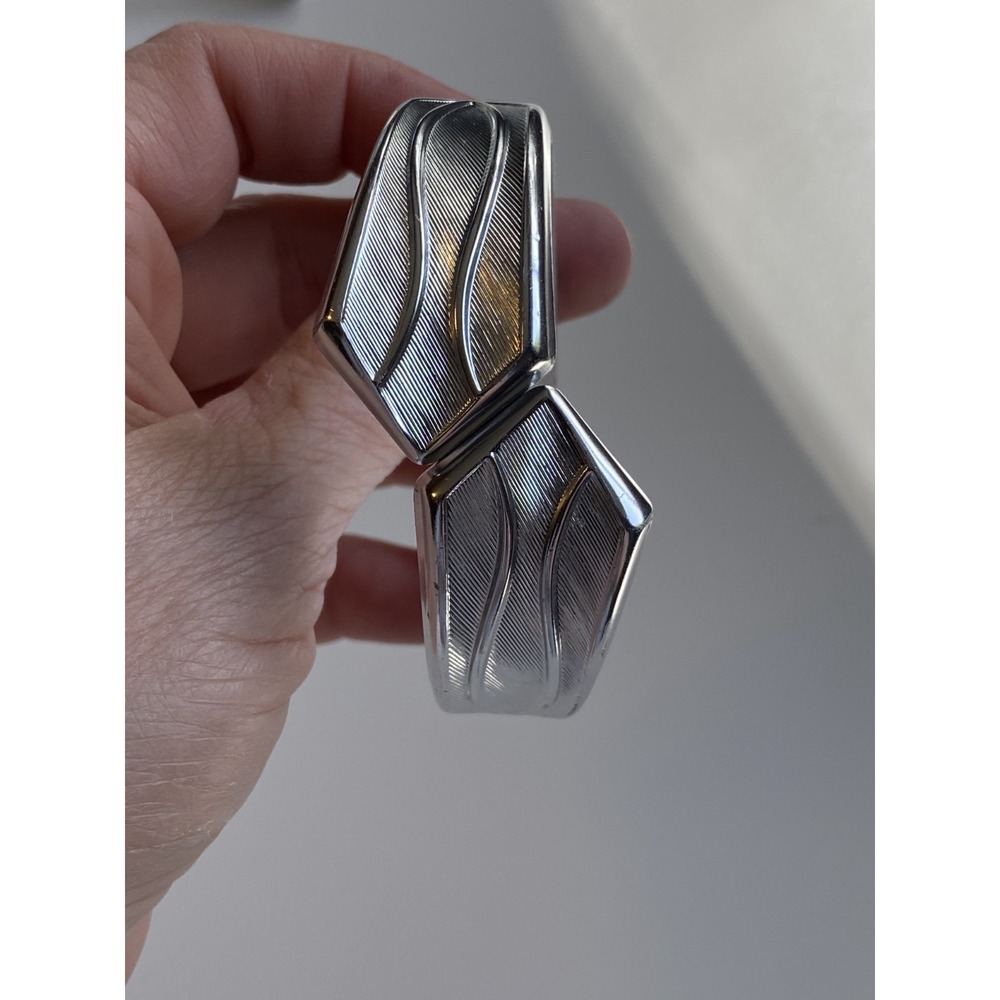 Vintage Silver Tone Aluminum Hinged Clasp Bangle Bracelet MCM BOHO Retro
